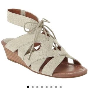 Donald J Pliner wedge sandals sz 9